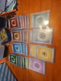 POKEMON TCG COSMOS ENERGY HOLO 22 CARD LOT. - Image 1