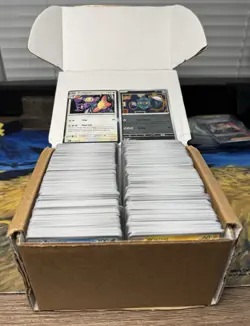 Pokemon TCG Bulk Lot ~800 Mixed Cards, Common, Uncommon, Holos 2023-2025 - Image 1
