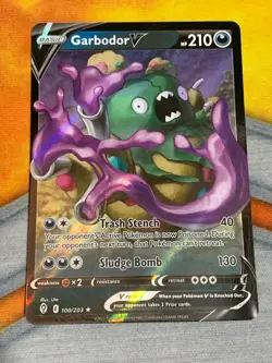 C1167 POKEMON TCG GARBODOR V NM CARD HOLO #100 EVOLVING SKIES RARE - Image 1