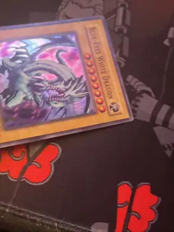 Blue-Eyes White Dragon SKE-001 Unlimited Super Rare LP - Image 4