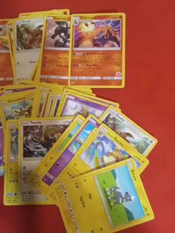 Pokemon Card lot 202 total 1 coin - Image 2