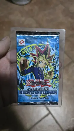 Yugioh Legend Of Blue Eyes (LOB) Sealed BOXLOGO Original 2002 Booster Pack - Image 1