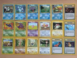 Pokemon Karten Sammlung ~ Vintage 1. Edition Team Rocket + Dschungel + Fossil - Image 1