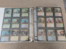 Magic the Gathering Assassin's Creed lot NM Complete set 398 cards sleeved - Image 2