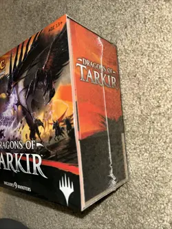 Magic: the Gathering Dragons of Tarkir Fat Pack - Image 4