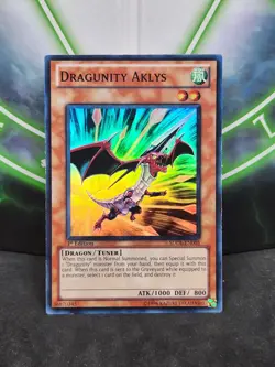 Yugioh Dragunity Aklys SDDL-EN003 1st Edition Super Rare NM - Image 1