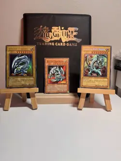 Lot of 3 Blue-Eyes White Dragon - MP/HP SDK-001 SDP-020 BPT-009 Toon YuGiOh! - Image 1