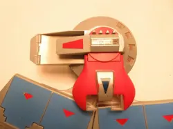 Vintage 1996 Yu-Gi-Oh Duel Disk Launcher Kazuki Takahashi - Image 2