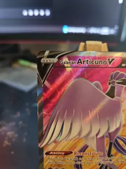 Pokemon TCG Galarian Articuno v Chilling Reign Holo Card 169/198 Full Art NM - Image 2