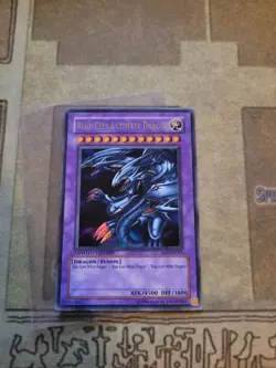 YUGIOH BLUE-EYES ULTIMATE DRAGON JMP-EN005 ULTRA LIMITED ED LP/MP - Image 2