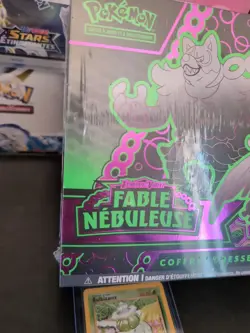🇫🇷 Coffret dresseur d’elite (ETB) Pokemon "Fable Nebuleuse" (EV6.5) - Image 2