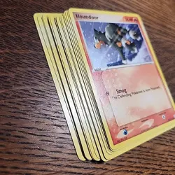 Small mixed vintage lot from year 2005 pokemon cards TCG - Image 2
