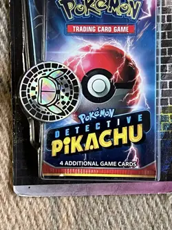 Sealed, Pokemon TCG Detective Pikachu. Hanging Blister Pack Sun & Moon + Coin 820650806353 - Image 2