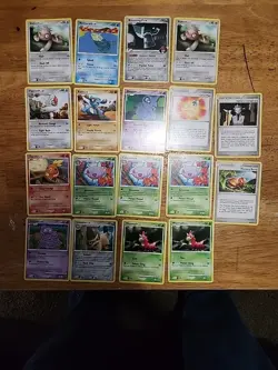 Small Pokemon Card Mixed Lot of 2009 set of Platinum - Image 2