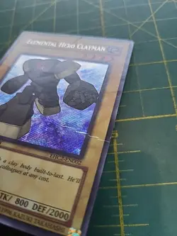 Yu-Gi-Oh Elemental Hero Clayman EHC2-EN002 Secret Rare Limited Edition - Image 4