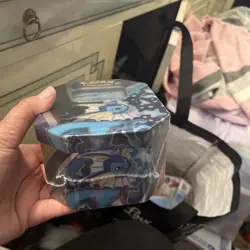 Pokemon TCG Eevee Evolutions Tin 2021 [ Vaporeon V ] NEW 820650809057 - Image 2