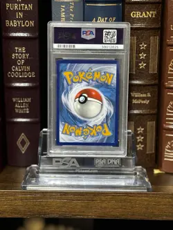 2020 Pokemon Pikachu VMAX Vivid Voltage Full Art 44/185 SWSH - Image 2