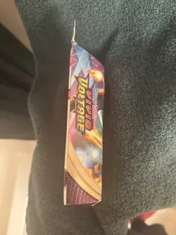 Pokemon TCG Sword&Shield Vivid Voltage Charizard Theme Deck - NEW - Image 3