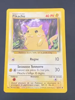 CARTE POKEMON PIKACHU 58/102 FR COMMUNE SET DE BASE - EXC - Image 1