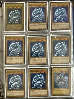 Yu-Gi-Oh! 2album mothern and vintage mix Total of 720 cards holos, Comments mix - Image 1