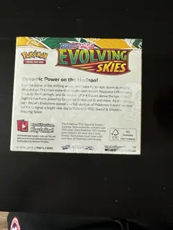 Pokemon Sword & Shield Evolving Skies Booster Box - Image 3