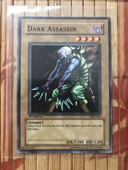 YuGiOh Dark Assassin 1st Edition SDK-015 LP Original Name Starter Deck Kaiba - Image 1