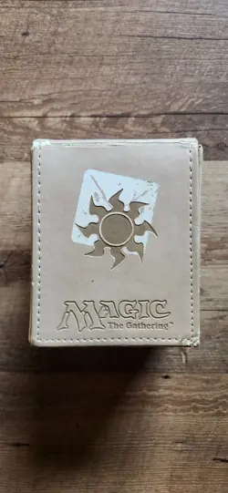 MTG Mana Flip Alcove Deck Box Beige 3rd Generation Plains Magnet Ultra Pro - Image 4