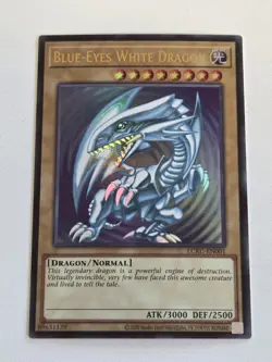 Blue-Eyes White Dragon LCKC-EN001 (Version 2) Ultra Rare Yugioh SDK Art Mint - Image 1