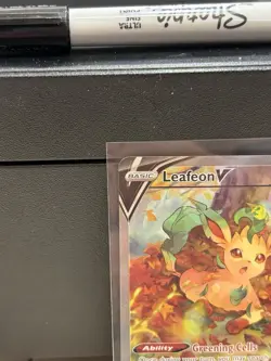 Pokemon TCG Leafeon v Card 166/203 FA Evolving Skies Near Mint Condition - Image 2