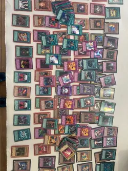 Lot of over 150 YUGIOH cards - Image 1