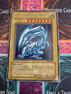 Yugioh Blue-Eyes White Dragon SDK-001 Ultra Unlimited Moderately Played c3/ - Image 1