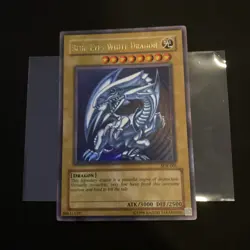 Yu-Gi-Oh! TCG Blue-Eyes White Dragon SDK-001 Ultra Rare Unlimited Edition - Image 1