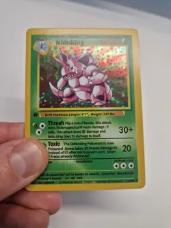 Nidoking 1st Edition Pokemon 1999 Base Set 11/102 Holo Artcard/Deko. - Image 2