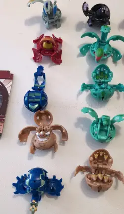 Bakugan Battle Brawlers 25 Figure Lot with Magnetic & Non Magnetic Cards - Image 2