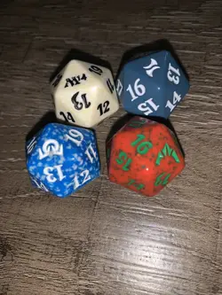 Lot 4 Assorted D20 MTG Spindown Dice M14 - Image 1
