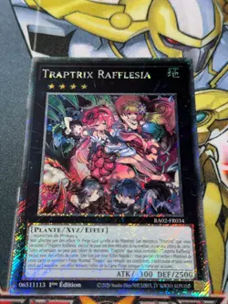 CARTE Yu Gi Oh TRAPTRIX RAFFLESIA RA02-FR034 PLATINUM SECRET RARE - Image 1