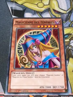 CARTE Yu Gi Oh MAGICIENNE DES TENEBRES SDMY-FR011 EC - Image 1