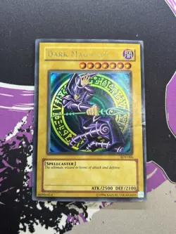 Yugioh Dark Magician SDY-006 Ultra Rare Unlimited DMG - Image 1