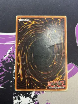 Yugioh Dark Magician SDY-006 Ultra Rare Unlimited DMG - Image 4