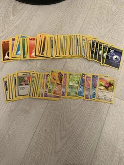450+ Vintage Pokemon Cards Job lot. - Image 1