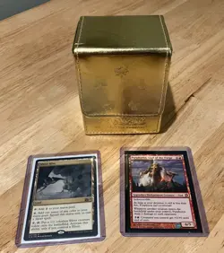 UltraPro Magic the Gathering Golden Deckbox + Purphoros - Image 1