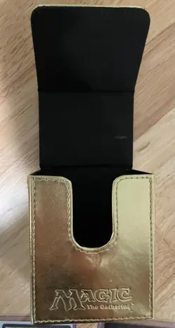 UltraPro Magic the Gathering Golden Deckbox + Purphoros - Image 2