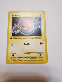 HP 1st Edition Shadowless Voltorb (67/102) Base Set Pokemon Card - Image 2