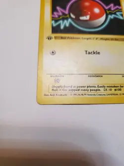 HP 1st Edition Shadowless Voltorb (67/102) Base Set Pokemon Card - Image 3