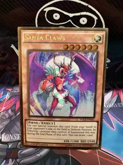 Yu-Gi-Oh Santa Claws 1st Edition Premium Gold Rare Card PGL2-EN021 - Image 1