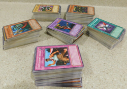 Huge Vintage 1996 Lot Of 660 Yu-Gu-Oh Cards Some Rare Some Common . - Image 1