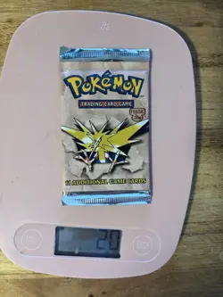Vintage Pokemon Fossil Booster Pack - Zapdos Artwork (Sealed) - Image 1
