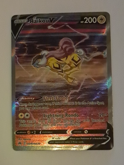 Raikou V NM/M GG41/GG70 GG41 Galarian Gallery Crown Zenith Pokemon TCG - Image 1