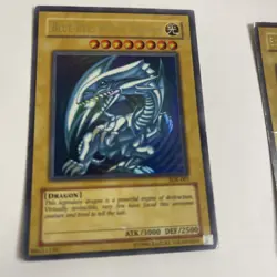 3x Yu-Gi-Oh! Blue-Eyes White Dragon SDK-001 Ultra Rare Playset Damaged - Image 3