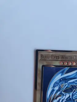 Yugioh Blue-Eyes White Dragon MAGO-EN001 (Gold Rare) 1st Edition #Y72 - Image 3